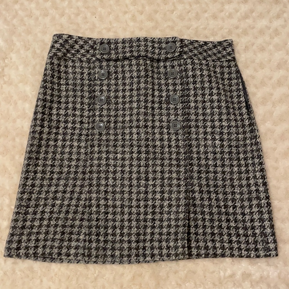 Black/white/grey houndstooth skirt sz 8 EUC